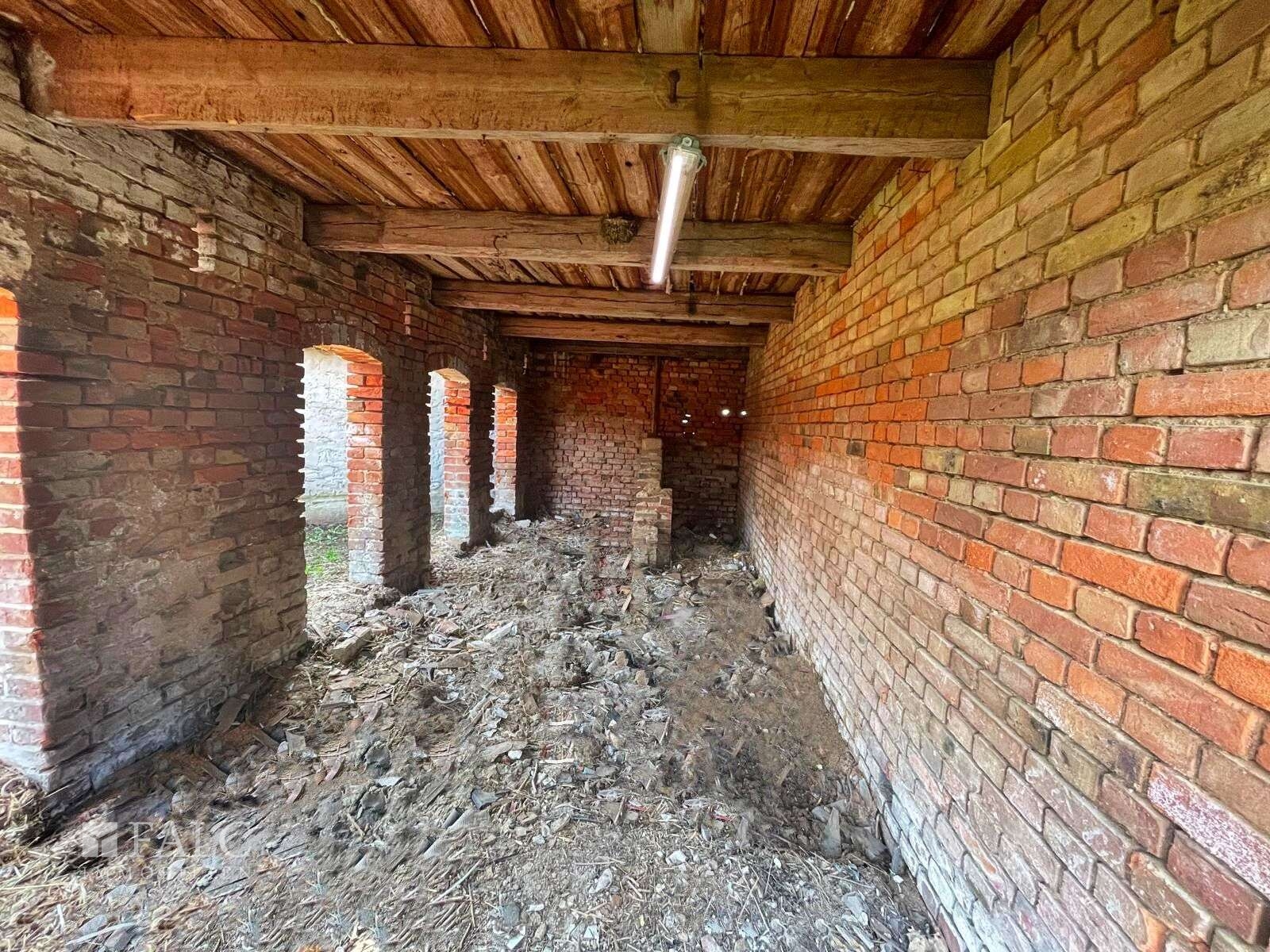 Überdachter Scheunenteil